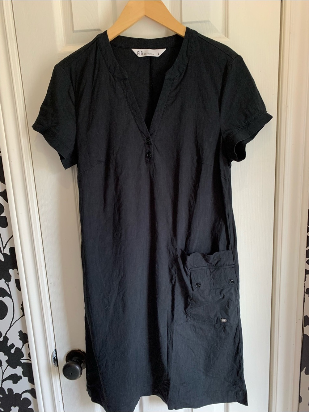 Figs Charcoal Short-Sleeve Midi Dress comfy travel linen stretchy